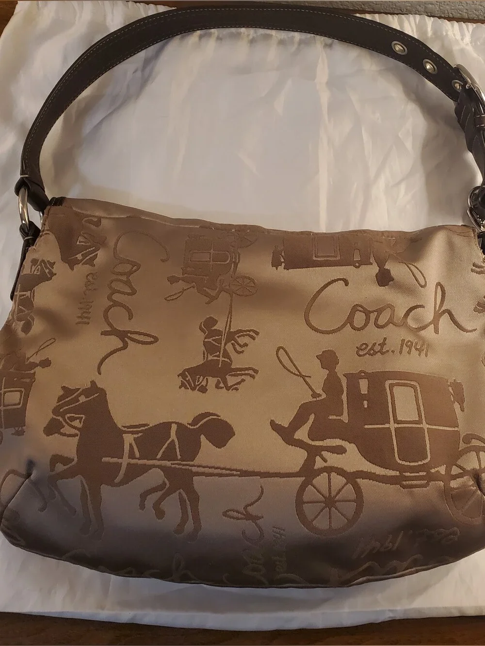 COACH VINTAGE HORSE & CARRIAGE FLAP SHOULDER BAG IN PERFECT LIKE NEW CONDITION!!